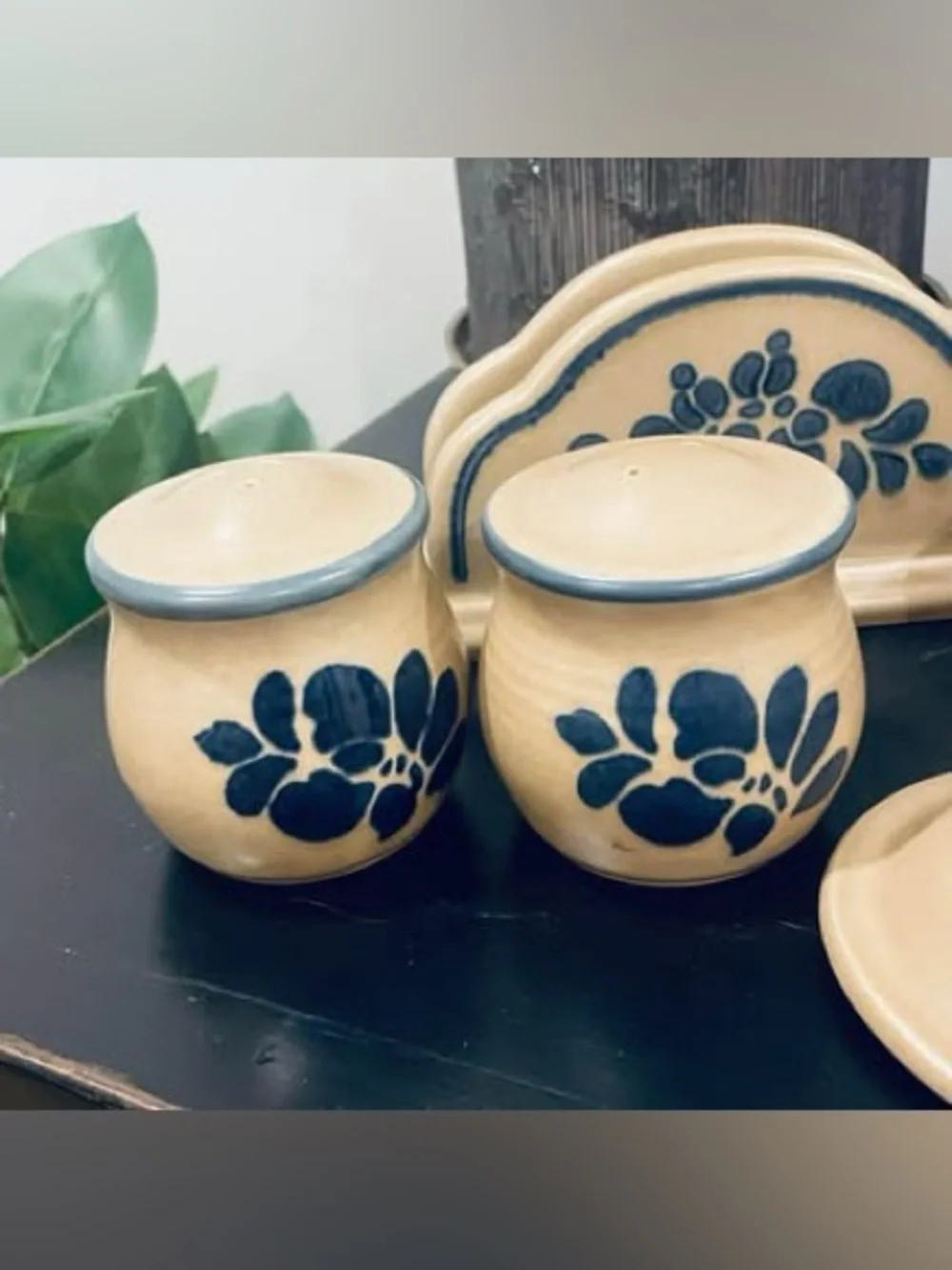 Pfaltzgraff Folk Art Stoneware Set